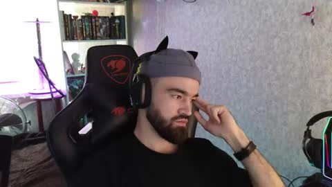 Snapshot of _serious_man chatting on 10.09.25 Ask me online show from 10.09.25