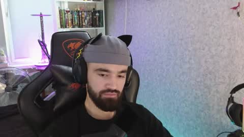 Snapshot of _serious_man chatting on 10.10.25 Ask me online show from 10.10.25