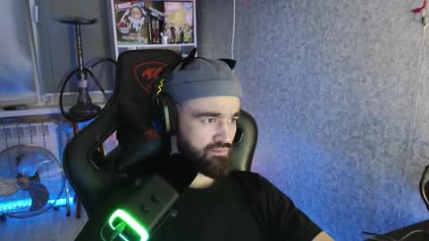 Snapshot of _serious_man chatting on 10.12.25 Ask me online show from 10.12.25