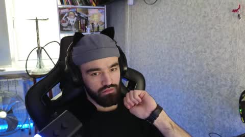 Snapshot of _serious_man chatting on 10.13.25 Ask me online show from 10.13.25