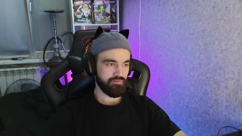 Snapshot of _serious_man chatting on 10.30.25 Ask me online show from 10.30.25