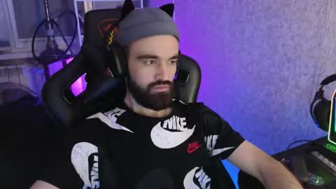 Snapshot of _serious_man chatting on 11.01.25 Ask me online show from 11.01.25