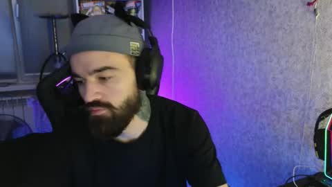 Snapshot of _serious_man chatting on 11.06.25 Ask me online show from 11.06.25