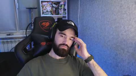 Snapshot of _serious_man chatting on 11.12.25 Ask me online show from 11.12.25