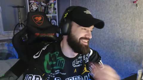 Snapshot of _serious_man chatting on 12.15.25 Ask me online show from 12.15.25