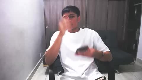 Juan Pablo-independent model online show from 03.16.26