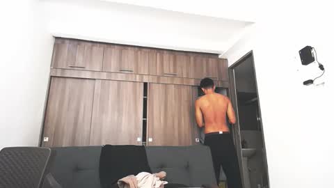 Juan Pablo-independent model online show from 04.09.26