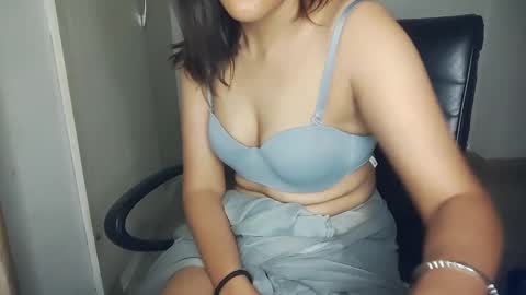 Snapshot of _shalini_0 chatting on 09.29.25 _shalini_0 online show from 09.29.25