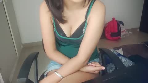 Snapshot of _shalini_0 chatting on 10.09.25 _shalini_0 online show from 10.09.25