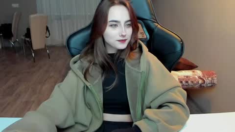 Snapshot of _silverdream chatting on 02.04.25 _silverdream online show from 02.04.25