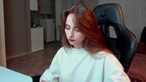 Snapshot of _silverdream chatting on 02.14.25 _silverdream online show from 02.14.25