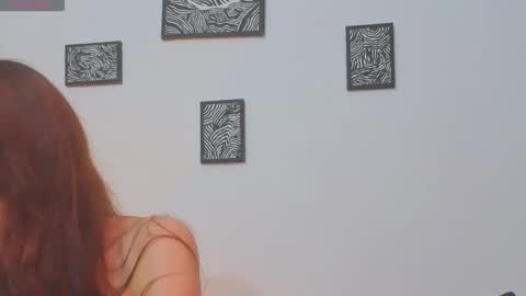 Snapshot of _silvia_vega_ chatting on 04.29.26 _silvia_vega_ online show from 04.29.26
