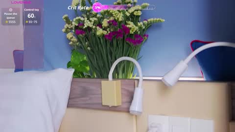 Snapshot of _skitlstrynka_ chatting on 11.13.25 _skitlstrynka_ online show from 11.13.25