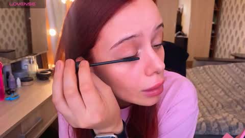 Snapshot of _slutty_fox_ chatting on 09.10.25 Alice online show from 09.10.25