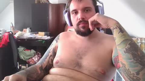 _smiley_bear27 online show from 11.11.25