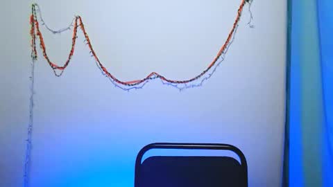 Snapshot of _snow_queen__ chatting on 12.19.25 Rachel online show from 12.19.25