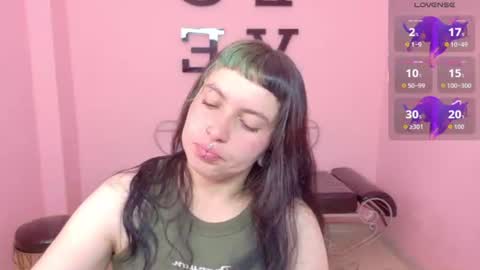 Snapshot of _sofia_smith1 chatting on 06.25.26 Sofia online show from 06.25.26