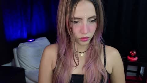 Snapshot of _sofiapink chatting on 12.21.24 Sofia online show from 12.21.24