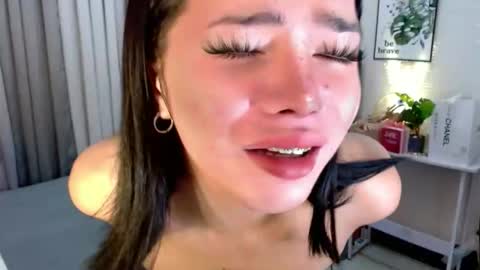 Snapshot of _sophie_69 chatting on 10.29.25 _sophie_69 online show from 10.29.25