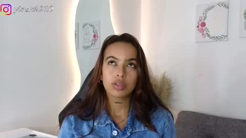 Snapshot of _sophiebrown__ chatting on 12.05.24 Andrea  The Next Stream  Wednesday online show from 12.05.24