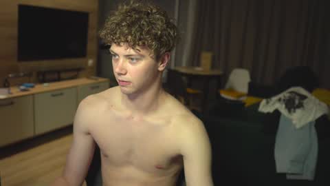 OLIVERpvt is open online show from 01.24.25