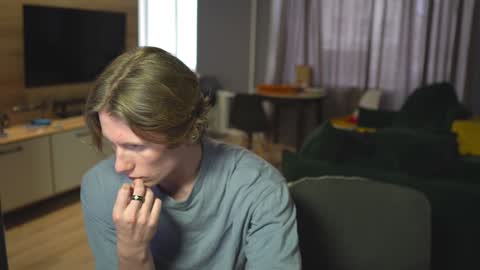 OLIVERpvt is open online show from 01.30.25