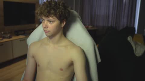 OLIVERpvt is open online show from 02.19.25