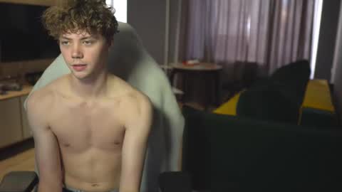 OLIVERpvt is open online show from 02.22.25