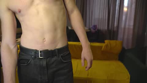 OLIVERpvt is open online show from 10.22.25