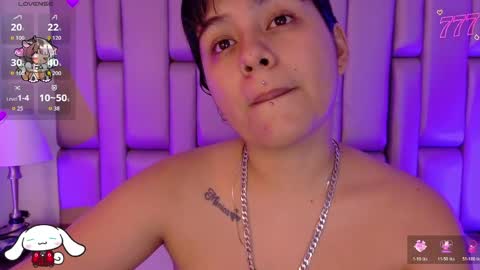 Snapshot of _sowy_venus_ chatting on 04.04.26 V E N U S online show from 04.04.26