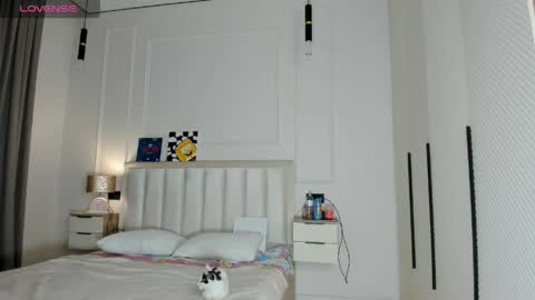 SoYeon online show from 04.13.26