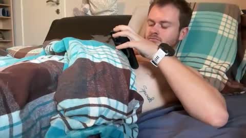 Snapshot of _stevie___ chatting on 10.12.25 _stevie___ online show from 10.12.25