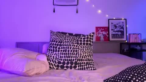 Snapshot of _swaa chatting on 12.17.25 Ann online show from 12.17.25