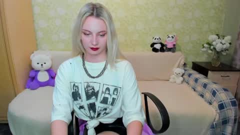 Snapshot of _sweet_addiction_ chatting on 05.20.26 Marie online show from 05.20.26