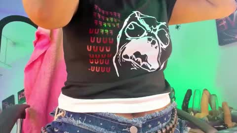 Snapshot of _sweet_kuromi chatting on 11.16.25 Kuromi online show from 11.16.25