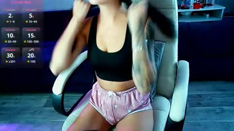 Snapshot of _sweet_ruby_ chatting on 10.06.25 Milana welcome to my world online show from 10.06.25