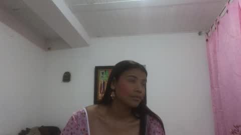   0900 p.m a 0500 a.m Colombia time UTC -5  online show from 03.02.26