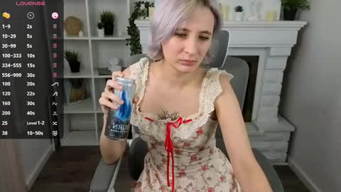 Snapshot of _taylor_moon chatting on 11.13.25 Taylor online show from 11.13.25