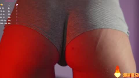 Snapshot of _taylor_swift chatting on 10.12.25 Taylor online show from 10.12.25