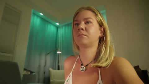 Snapshot of _teasecake_ chatting on 10.30.25 Annie online show from 10.30.25