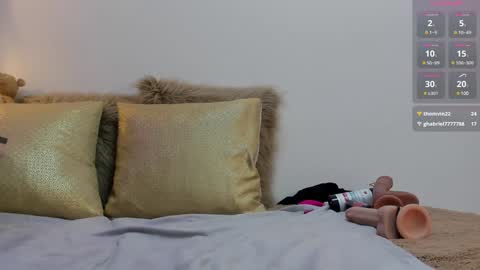 Snapshot of _tiffany_queen chatting on 12.19.24 Stefania online show from 12.19.24