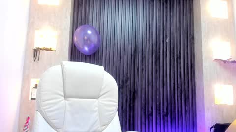 Snapshot of _tiffany_queen chatting on 01.16.25 Stefania online show from 01.16.25