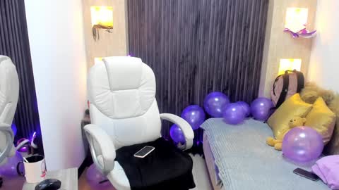 Snapshot of _tiffany_queen chatting on 01.18.25 Stefania online show from 01.18.25