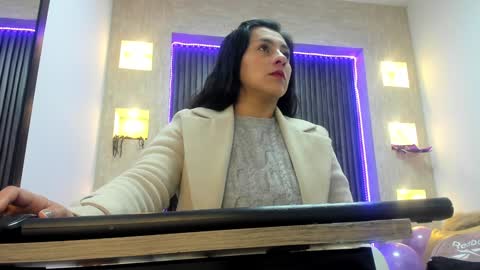 Snapshot of _tiffany_queen chatting on 01.22.25 Stefania online show from 01.22.25