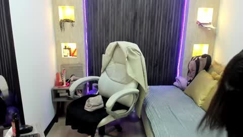 Snapshot of _tiffany_queen chatting on 01.25.25 Stefania online show from 01.25.25