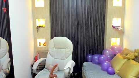 Snapshot of _tiffany_queen chatting on 01.30.25 Stefania online show from 01.30.25