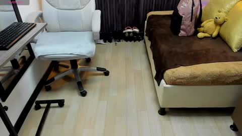 Snapshot of _tiffany_queen chatting on 02.12.25 Stefania online show from 02.12.25