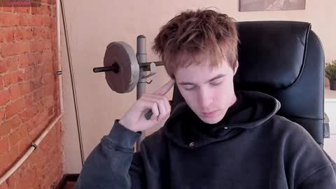 Snapshot of _tokyo_ghoul chatting on 12.21.24 _tokyo_ghoul online show from 12.21.24