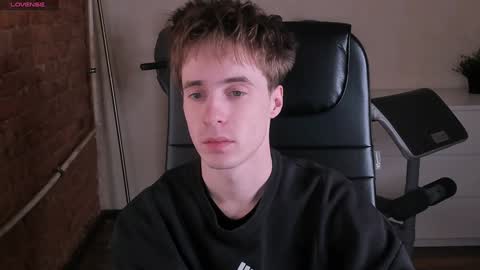 Snapshot of _tokyo_ghoul chatting on 12.27.24 _tokyo_ghoul online show from 12.27.24