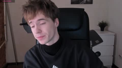 Snapshot of _tokyo_ghoul chatting on 02.01.25 _tokyo_ghoul online show from 02.01.25